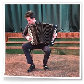 4 грудня 2025 року відбувся концерт лауреатів міжнародних та всеукраїнських конкурсів, студентів-баяністів ХНУМ імені І. П. Котляревського – Діани ПОНОМАРЬОВОЇ та Іллі КУЛАКОВА, клас заслуженого діяча мистецтв України, професора, завідувача кафедри народних інструментів ХНУМ імені І. П. Котляревського Андрія СТРІЛЬЦЯ.