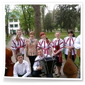 19 листопада 2025 року для здобувачів освіти освітньо-професійної програми «Народне інструментальне мистецтво» Харківського фахового вищого коледжу мистецтв відбулася онлайн зустріч з випускником нашого навчального закладу 2015 року доктором філософії, викладачем кафедри композиції та інструментування ХНУМ імені І.П.Котляревського, композитором та диригентом Володимиром Богатирьовим на тему: «Творчі сходинки кар’єрного зростання».