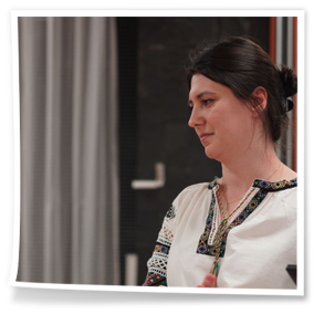 21 листопада 2025 року Україна була представлена на престижному мистецько-освітньому заході «Afternoon with Ukrainian culture» (укр. «Полудень з українською культурою»), організованому Інститутом менеджменту культури і туризму, культурології та етнології факультету філософії Університету Костянтина Філософа у місті Нітра (Словаччина).