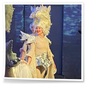 23 грудня 2025 року у безпечній локації відбулася прем’єра новорічної вистави «Зелений велетень»