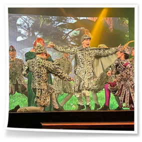 23 грудня 2025 року у безпечній локації відбулася прем’єра новорічної вистави «Зелений велетень»